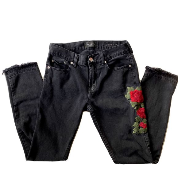 Pacsun Distressed Rose Embroidered Mom Jeans 30" - Picture 1 of 10